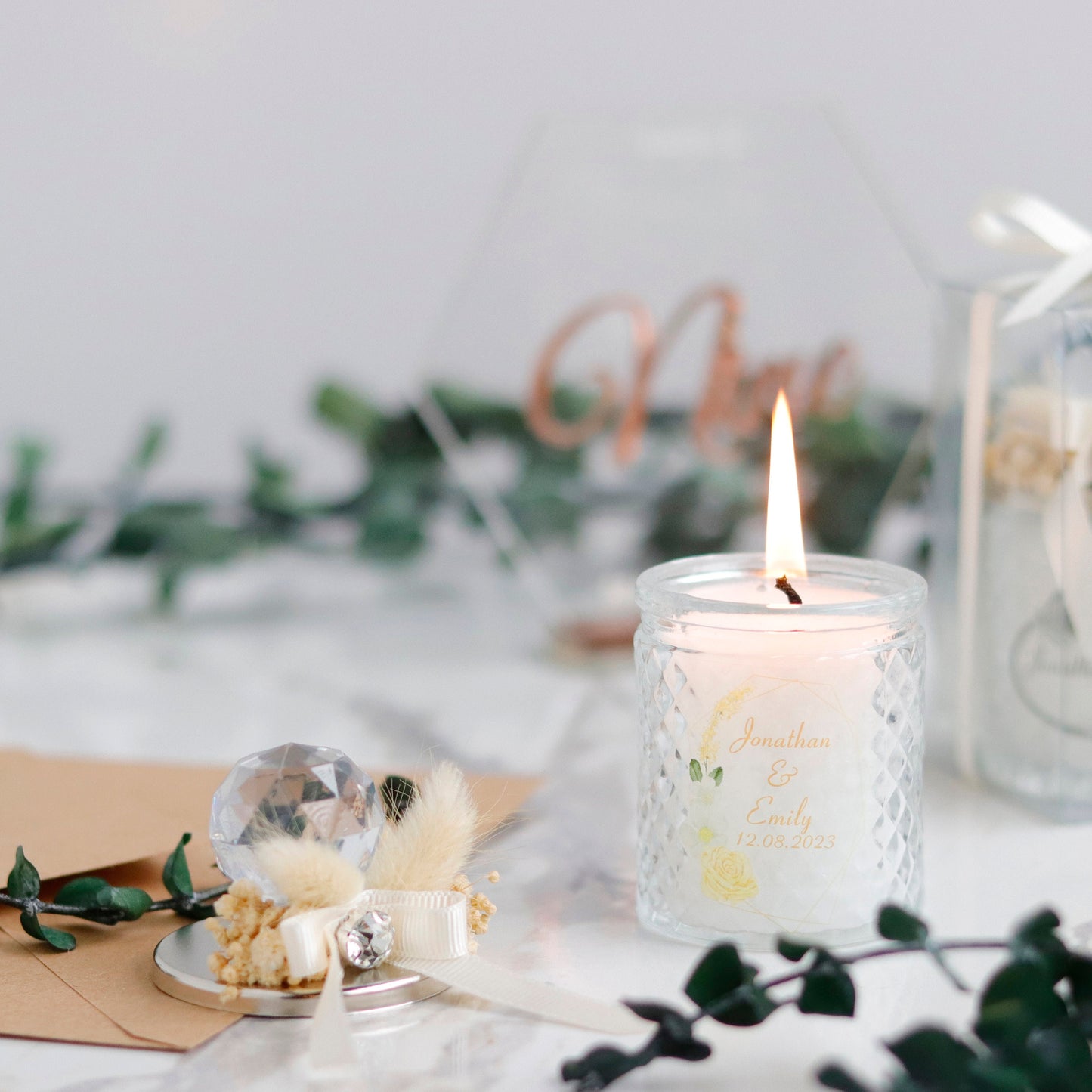 Floral Glass Candle Favors - Handcrafted Luxury Gifts for Weddings & Parties - Sophisticated Event Keepsakes