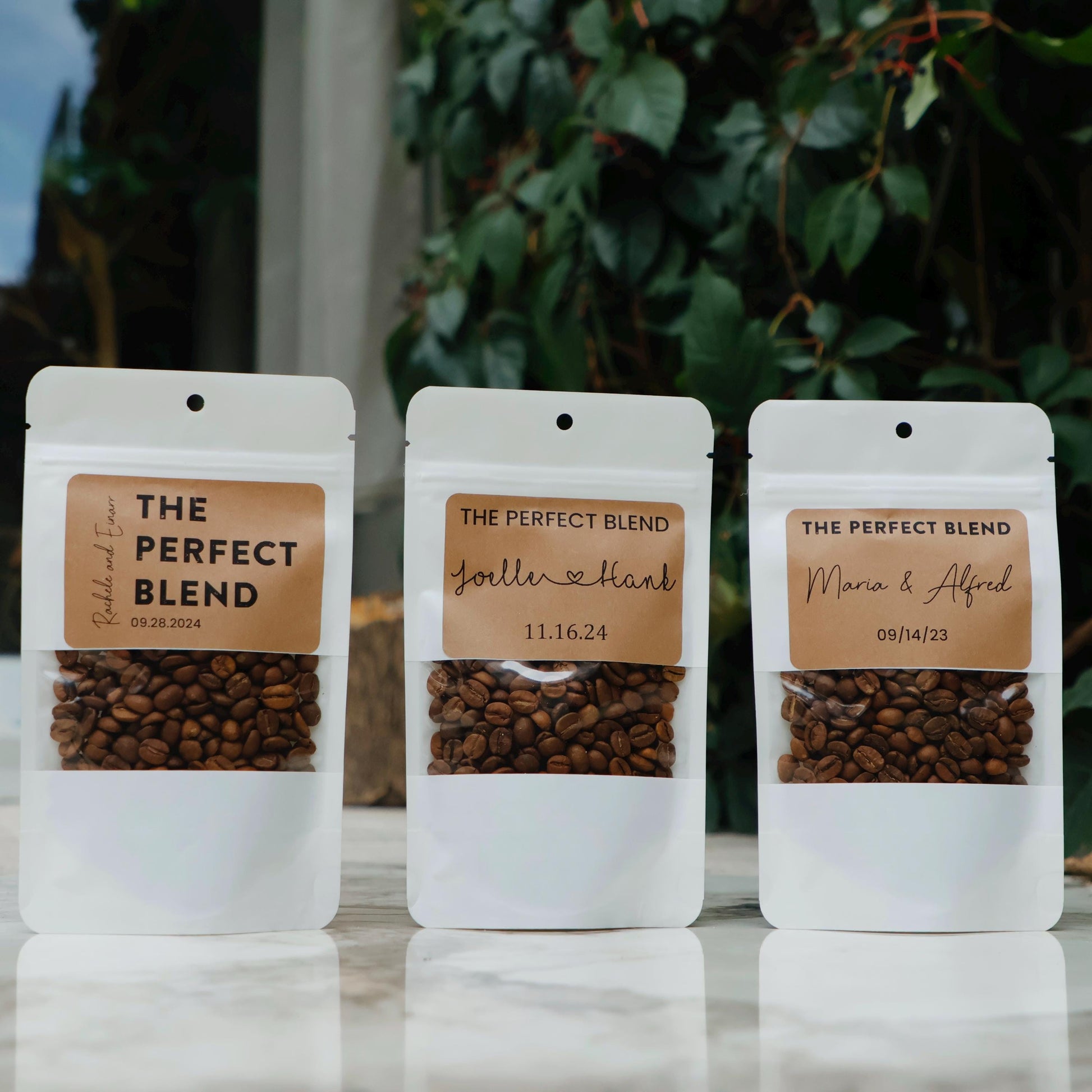 50 Pieces Wedding Favor Coffee Bags, The Perfect Blend, Custom White Coffee Pouch, Wedding Favors, Rehearsal Dinner, Engagement Party Favors